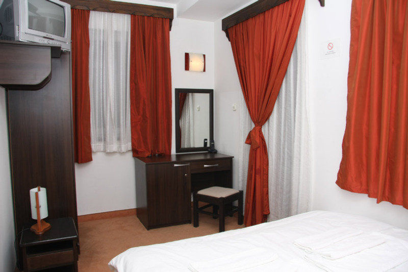 Hotel Manastir Berovo Quarto foto